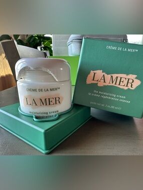2oz La Mer The Moisturizing Cream